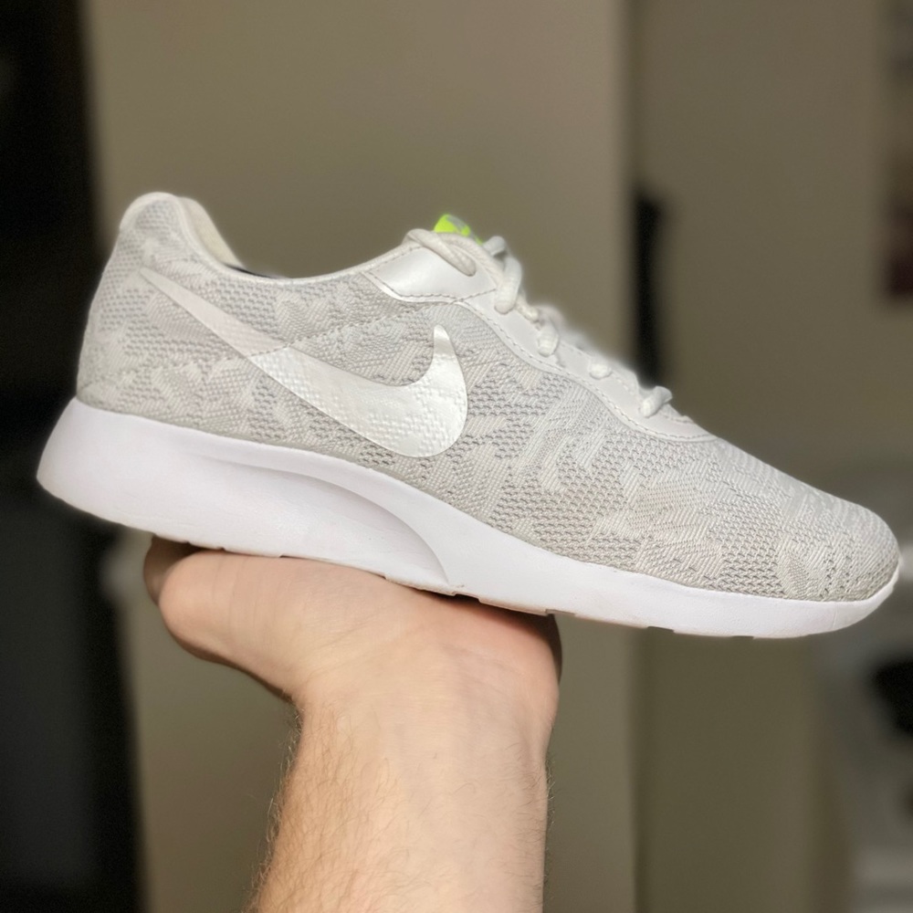 Women Nike gym shoe